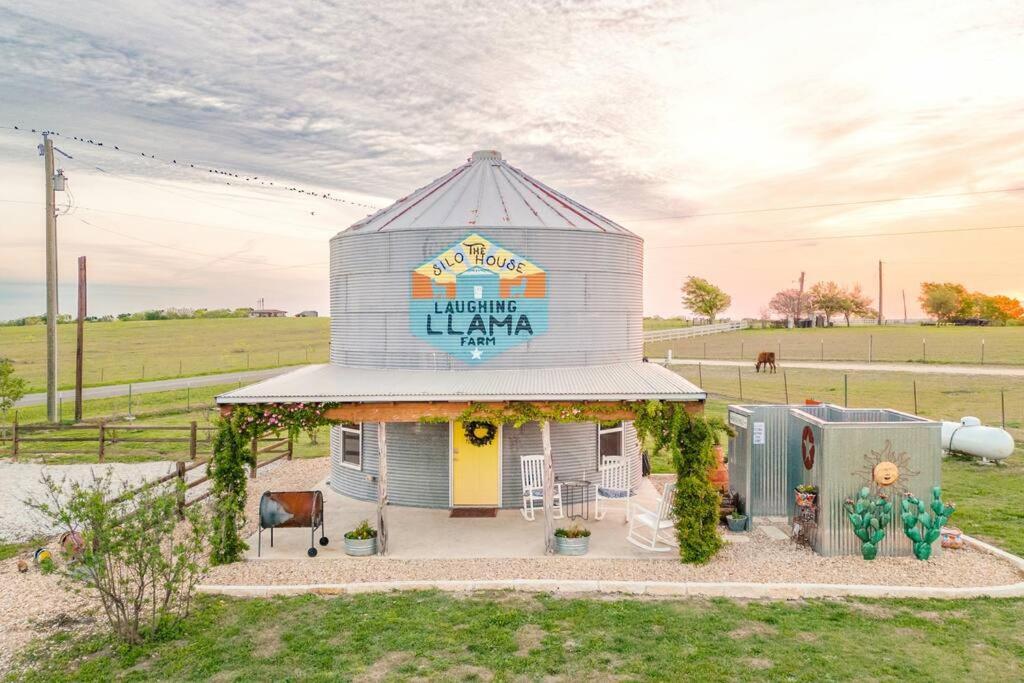 Silo House At Laughing Llama Farm Troy Exterior foto