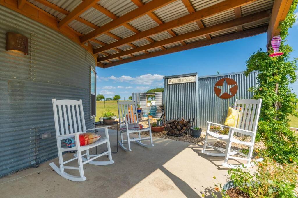 Silo House At Laughing Llama Farm Troy Exterior foto
